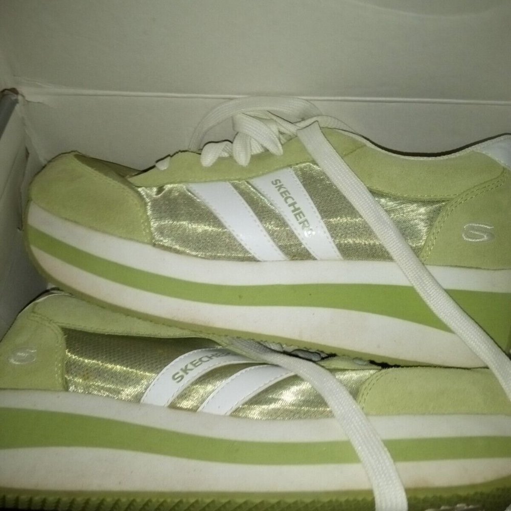 Vintage 90s/Y2K Green & White Platform Somethin' Else Skechers Sneakers size 9.5